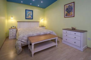 Cozy private 4 bedroom house near seaside (700m)